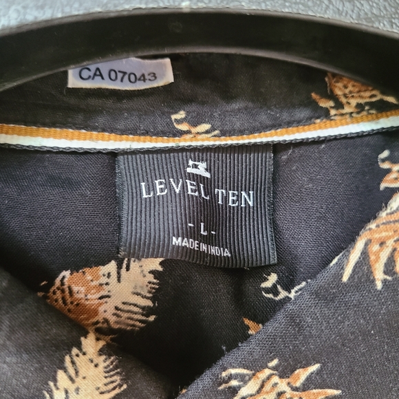 Level Ten US L black patterned short sleeve shirt - Picture 2 of 5